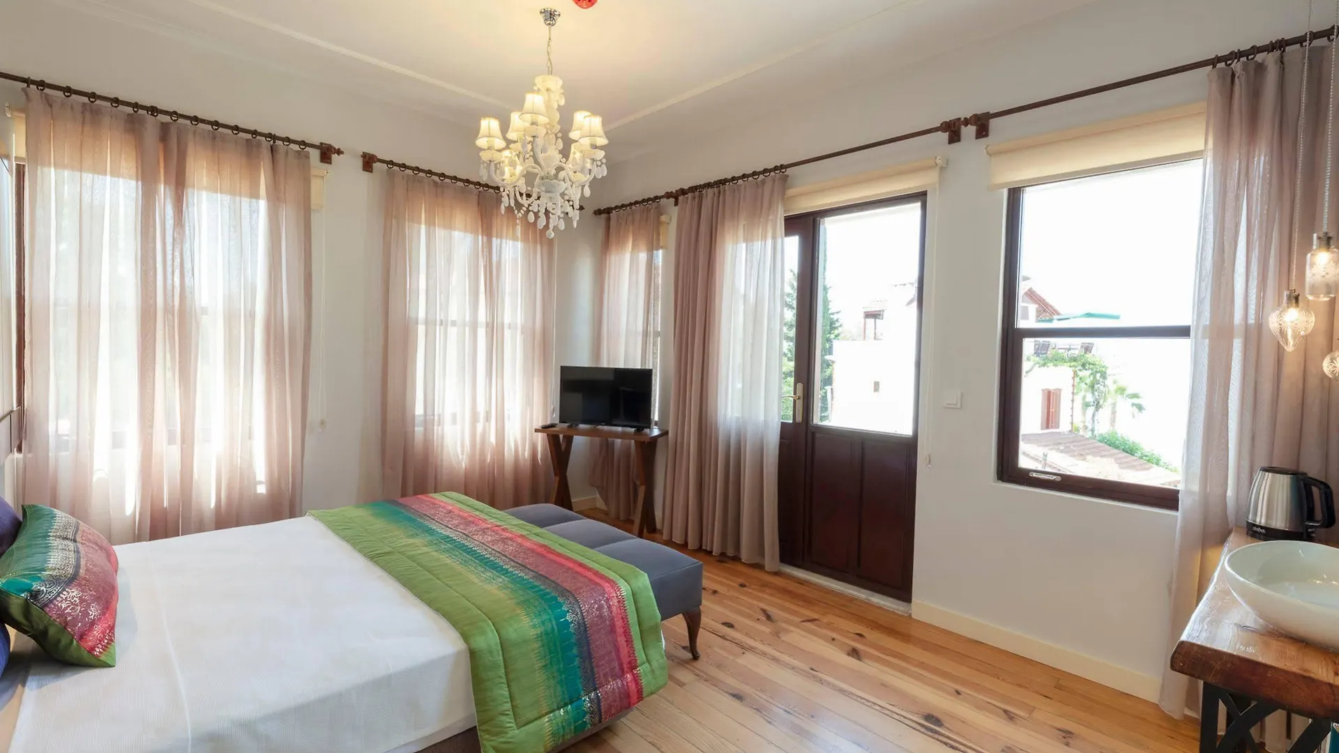 Mono Hotel Antalya 3*,  Turecko
